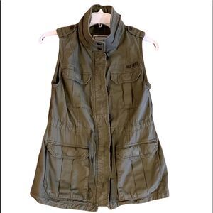 Abercrombie and Fitch Army green Small utility vest